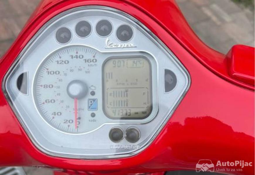 na_prodaju_vespa_250_gts_abs_na_ime_kupca_064_1159_3_polovni_automobili_autopijac.rs