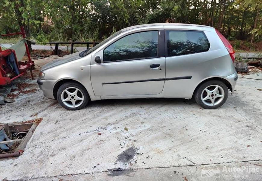 fiat_punto_12_8v_delovi_1_polovni_automobili_autopijac.rs