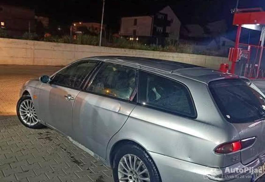 alfa_156_19jtd_dugo_reg_1_polovni_automobili_autopijac.rs