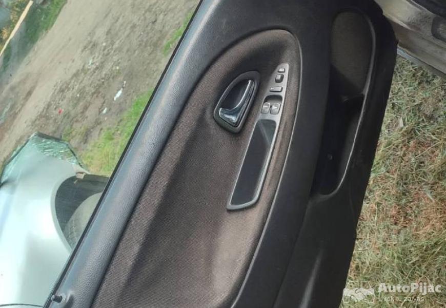 volvo_v40_19dci_85kw_13_polovni_automobili_autopijac.rs