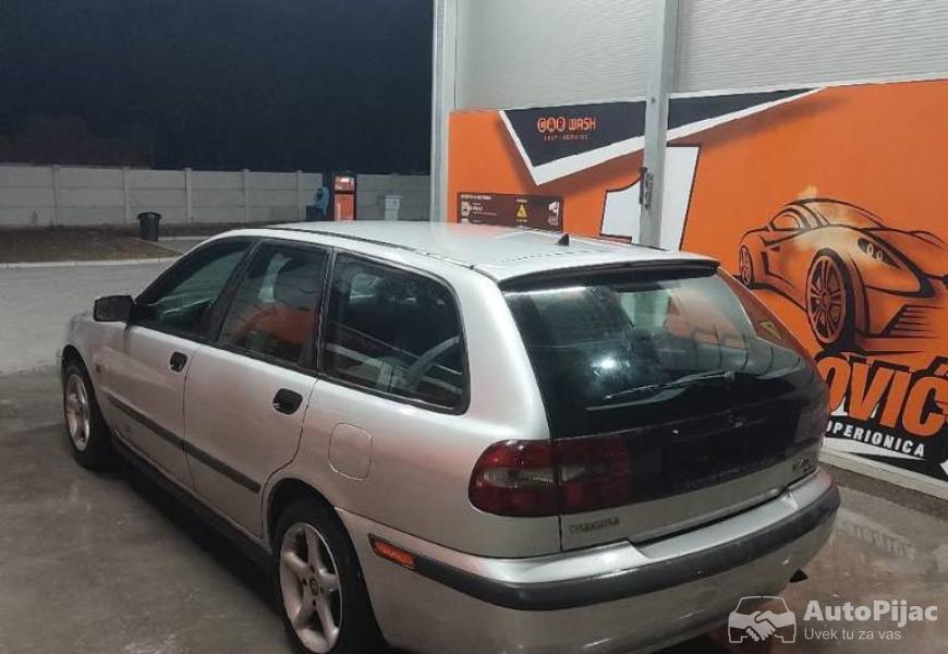 volvo_v40_19dci_85kw_4_polovni_automobili_autopijac.rs