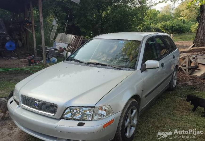 volvo_v40_19dci_85kw_8_polovni_automobili_autopijac.rs
