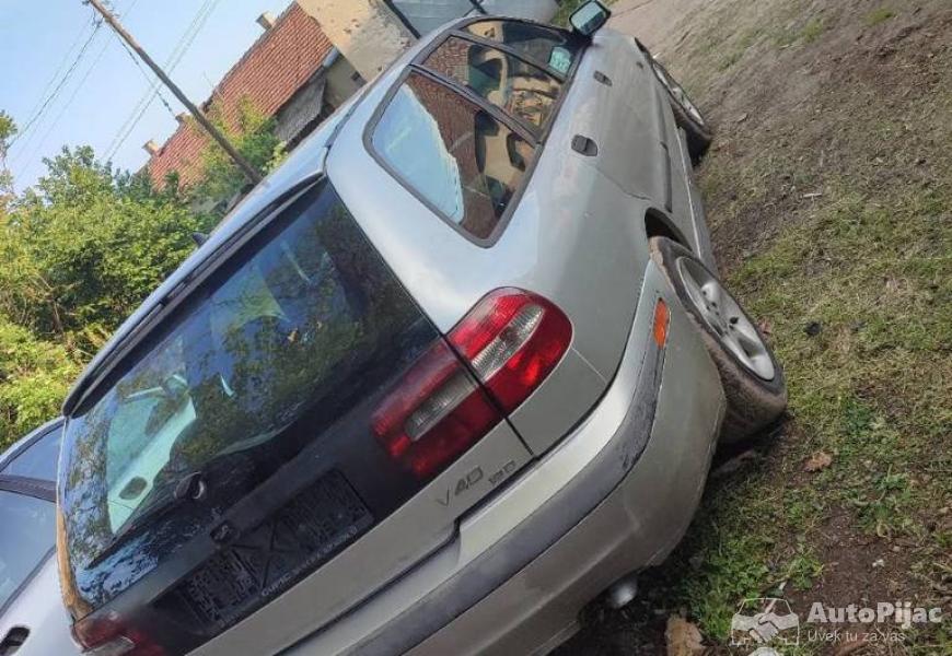 volvo_v40_19dci_85kw_9_polovni_automobili_autopijac.rs