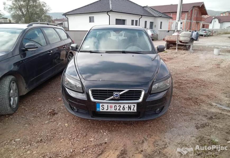 volvo_c30_20_dizel_2008_god_auto_se_vodi_na_mene_r_4_polovni_automobili_autopijac.rs