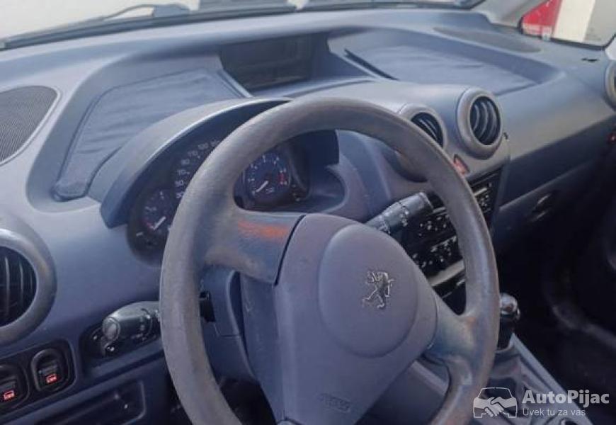 2005_peugeot_1007_4_polovni_automobili_autopijac.rs