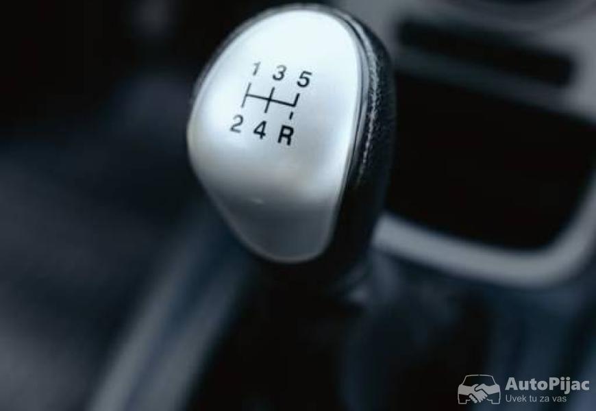 2010_ford_fiesta_11_polovni_automobili_autopijac.rs