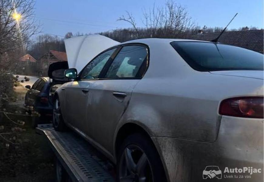 alfa_romeo_159_24_q4_209ks_reg_140126_10_polovni_automobili_autopijac.rs