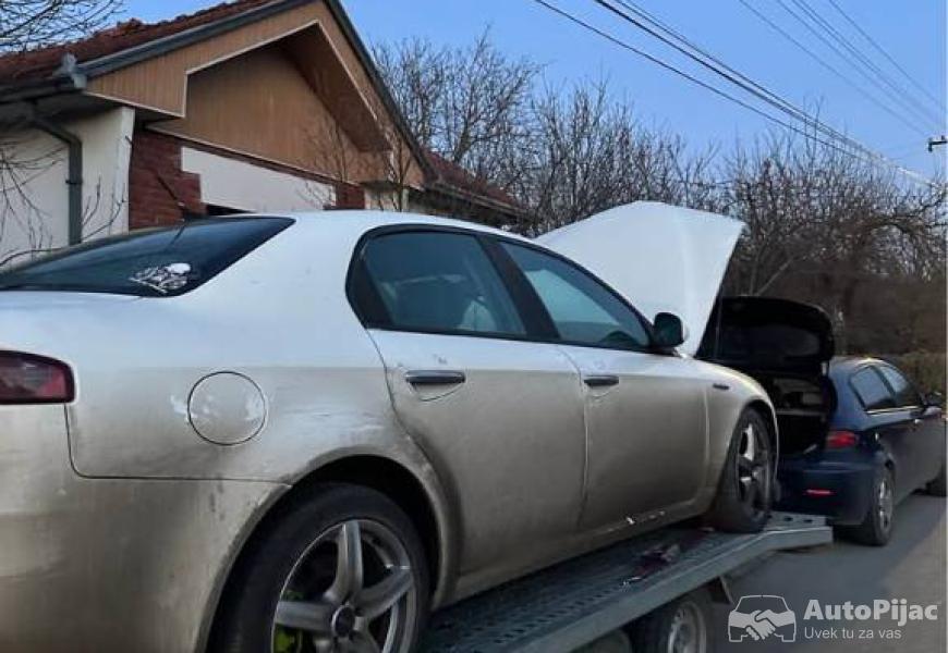 alfa_romeo_159_24_q4_209ks_reg_140126_5_polovni_automobili_autopijac.rs