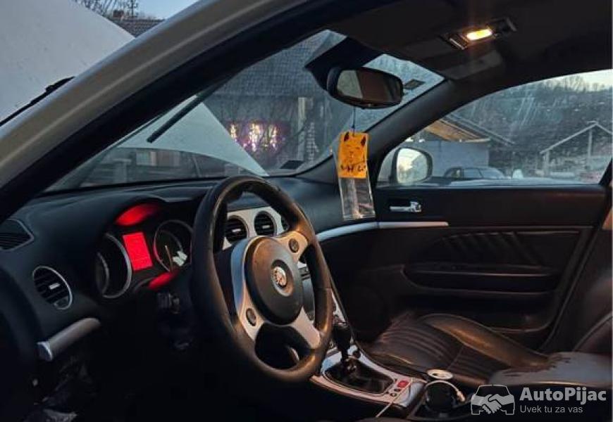 alfa_romeo_159_24_q4_209ks_reg_140126_6_polovni_automobili_autopijac.rs