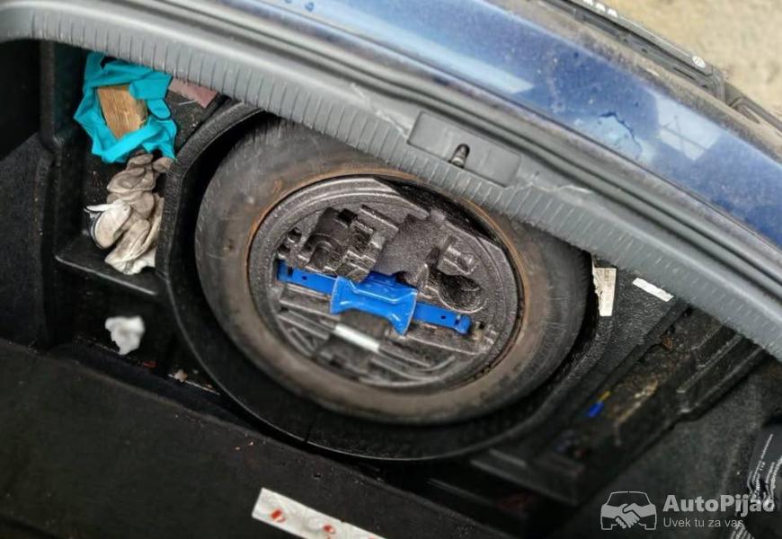 golf_5_14_benzin_delovii_11_polovni_automobili_autopijac.rs
