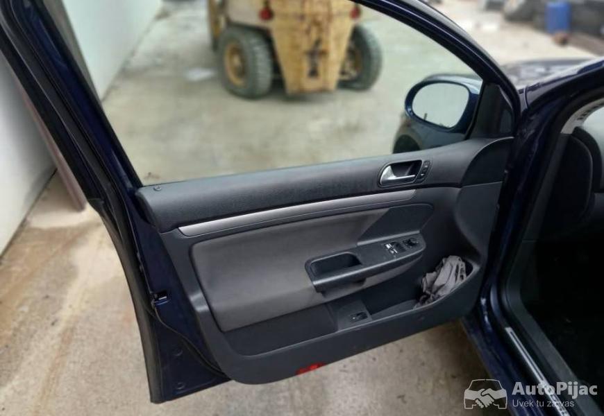 golf_5_14_benzin_delovii_5_polovni_automobili_autopijac.rs