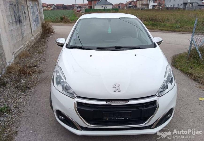 peugeot_208_benzin_2017_god_7_polovni_automobili_autopijac.rs