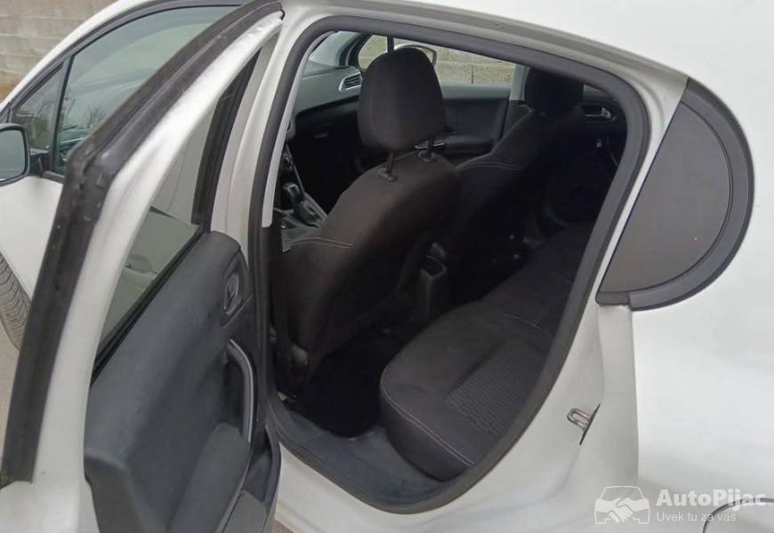 peugeot_208_benzin_2017_god_8_polovni_automobili_autopijac.rs
