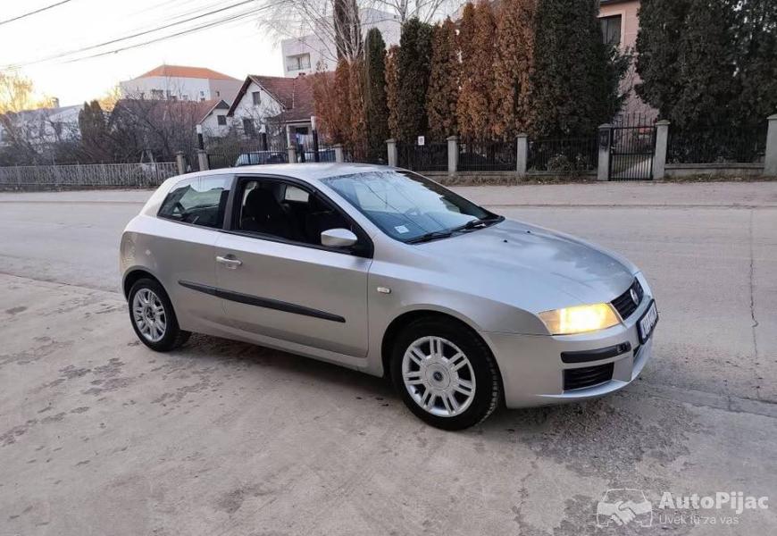 fiat_stilo_16_reg_cele_godine_3_polovni_automobili_autopijac.rs