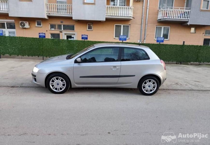 fiat_stilo_16_reg_cele_godine_4_polovni_automobili_autopijac.rs