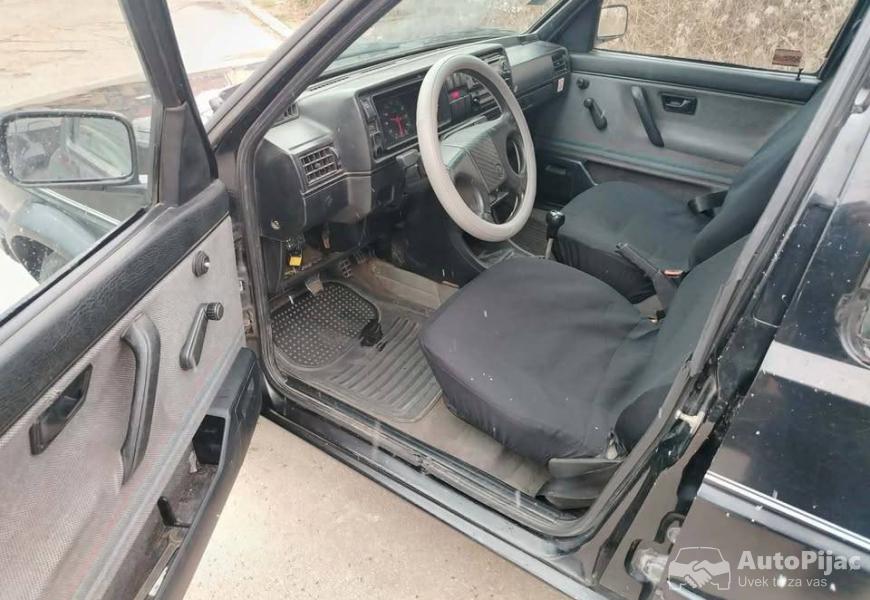1990_volkswagen_golf_4_polovni_automobili_autopijac.rs