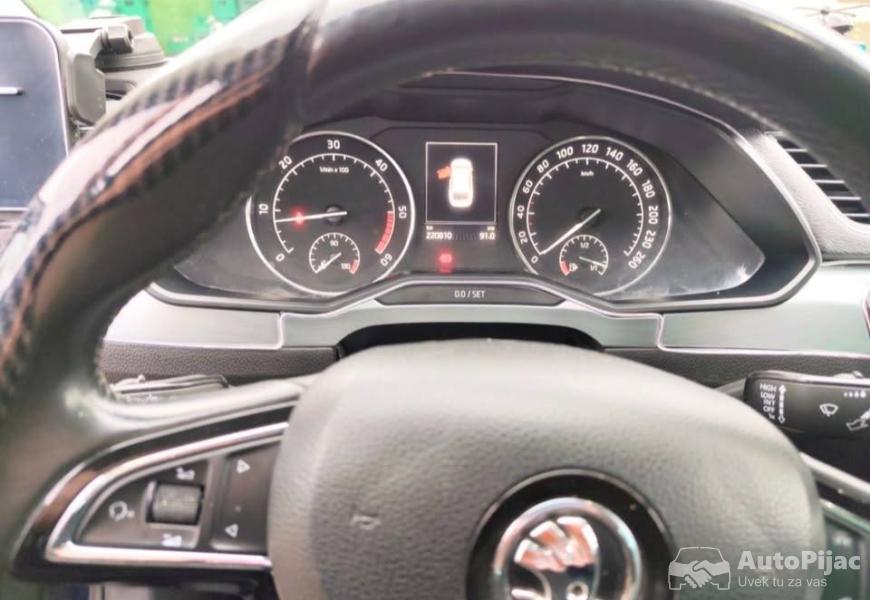 2016_skoda_superb_14_polovni_automobili_autopijac.rs