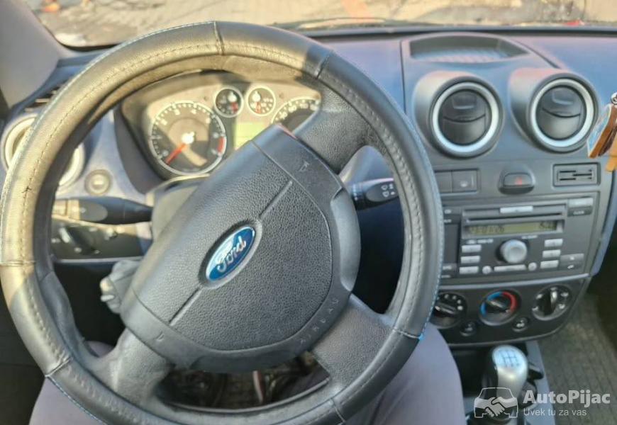 ford_fiesta_14_benzin_3_polovni_automobili_autopijac.rs