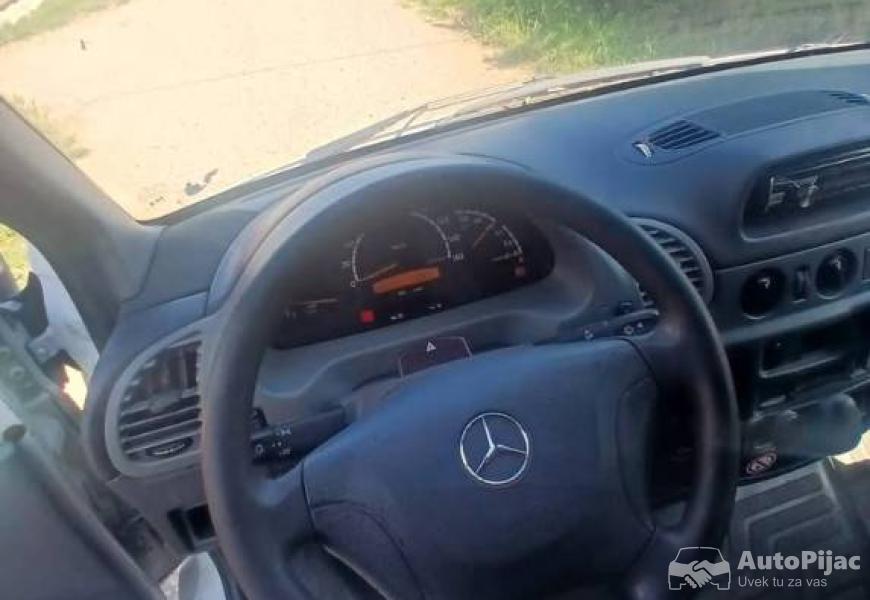 mercedes_208_8_polovni_automobili_autopijac.rs