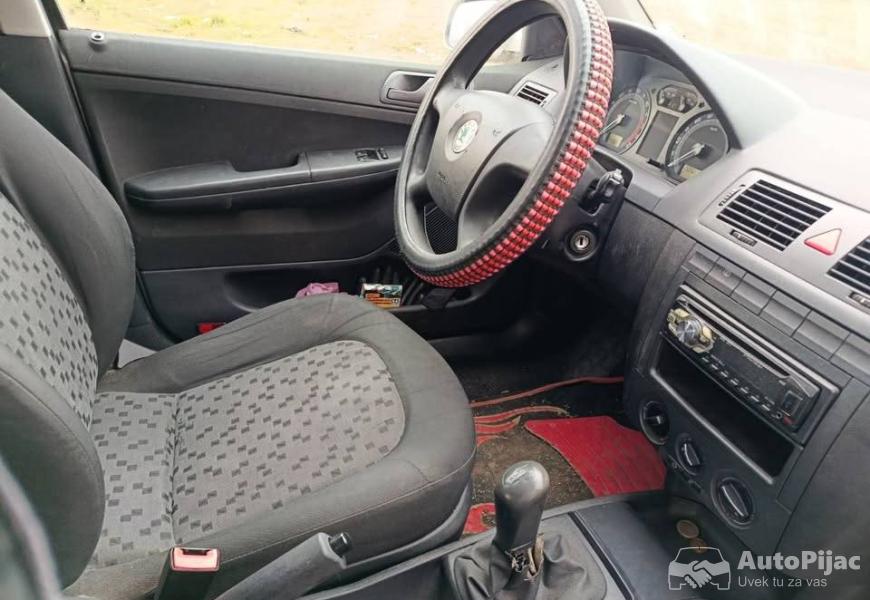 skoda_fabia_2006_godiste_19_14_polovni_automobili_autopijac.rs