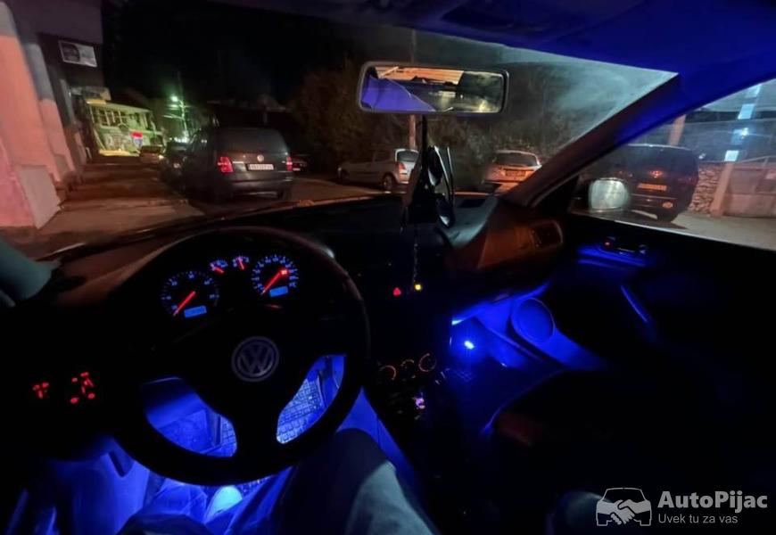 vw_golf_4_66kw_2001_2_polovni_automobili_autopijac.rs