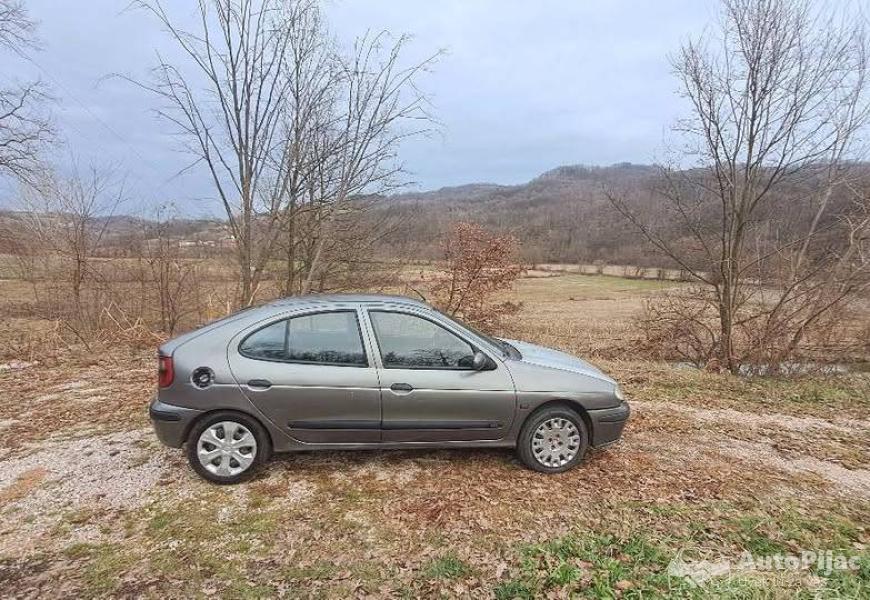 renault_megane_5_polovni_automobili_autopijac.rs