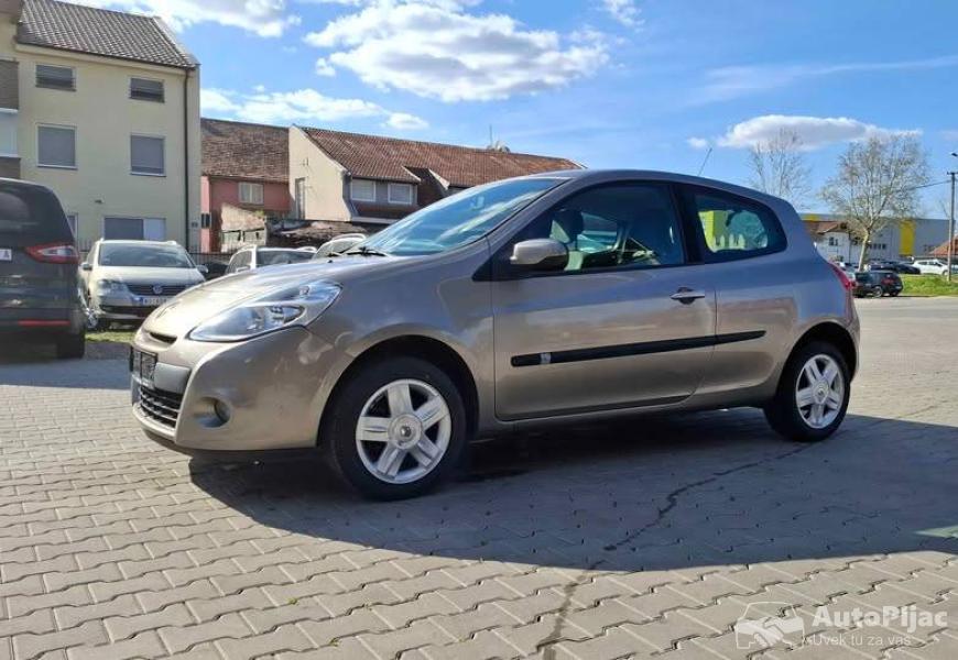 2010_renault_clio_10_polovni_automobili_autopijac.rs