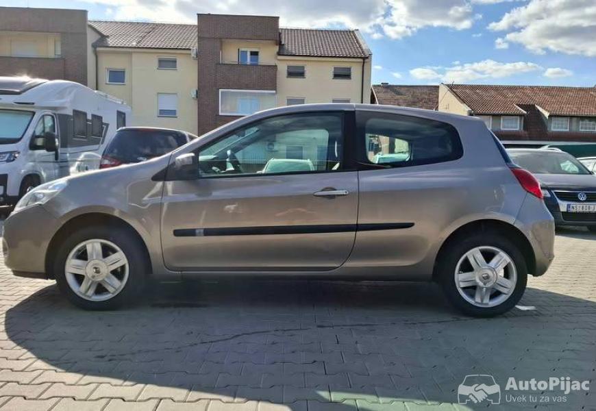 2010_renault_clio_9_polovni_automobili_autopijac.rs