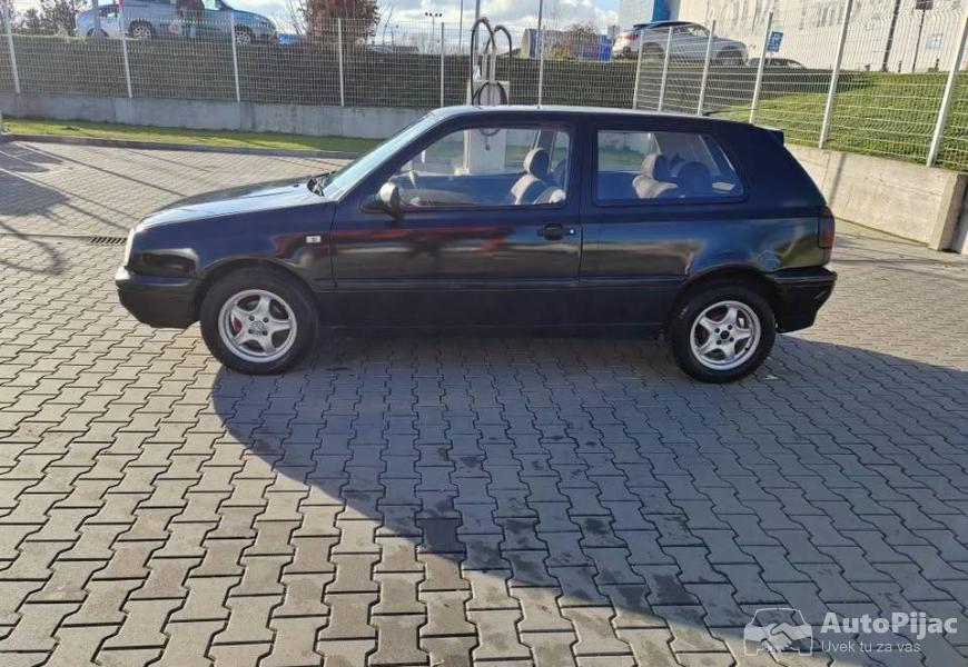 golf_3_14_benzin_8_polovni_automobili_autopijac.rs