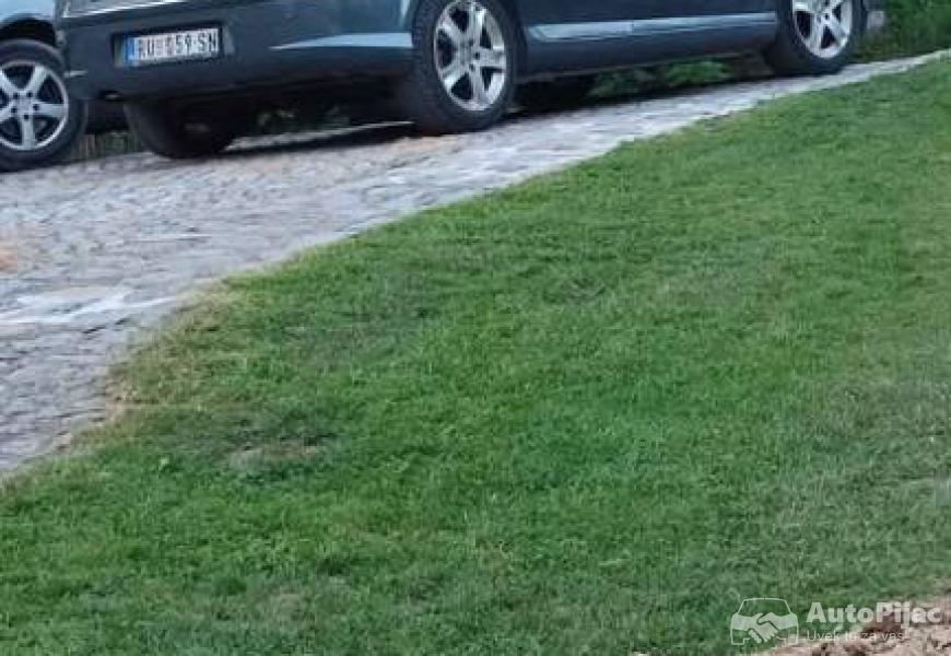na_prodaju_pezo_407_hdi_2005_godina_tek_registovan_7_polovni_automobili_autopijac.rs
