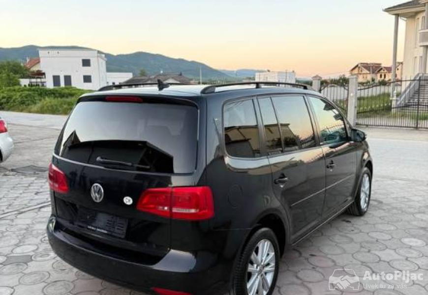 touran_20dizel_6_polovni_automobili_autopijac.rs