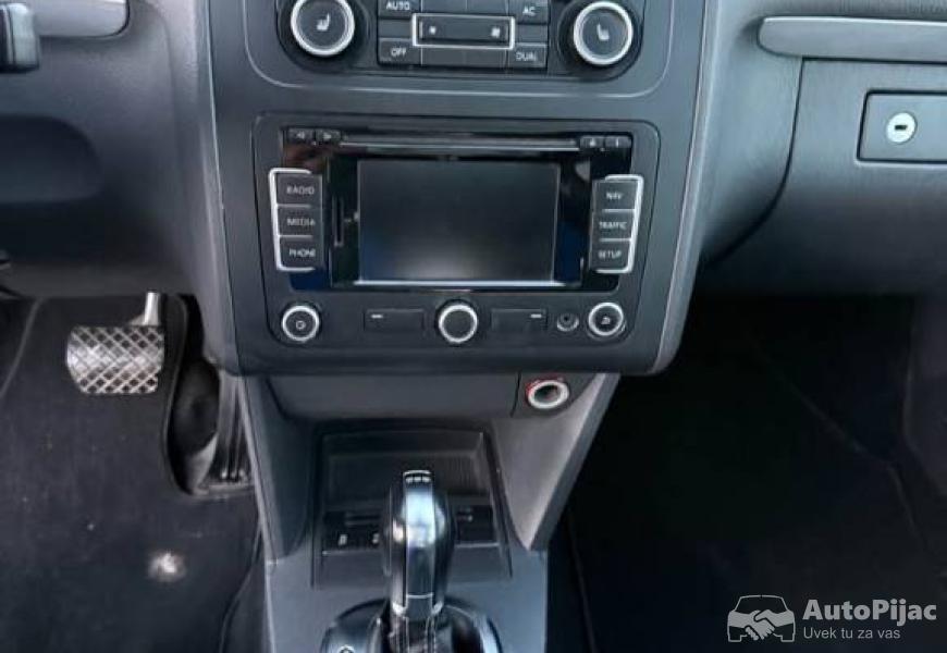 touran_20dizel_8_polovni_automobili_autopijac.rs