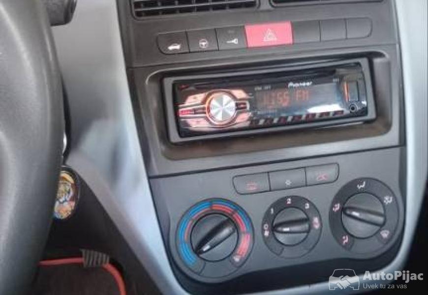 fiat_grande_punto_14_8v_2006g_10_polovni_automobili_autopijac.rs