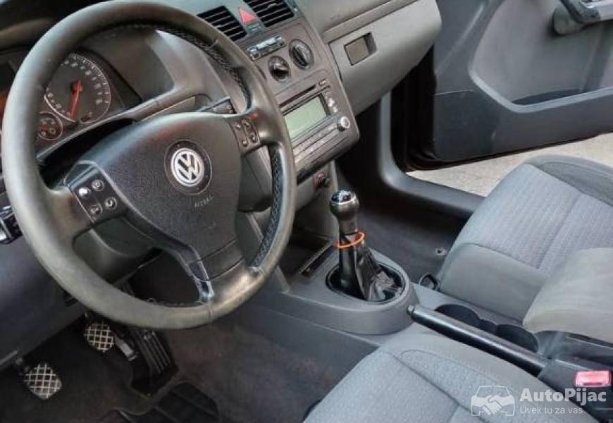 volkswagen_touran_19_tdi_77_kw_4_polovni_automobili_autopijac.rs