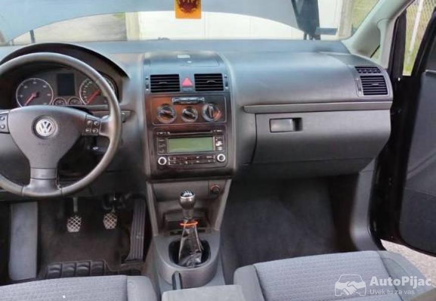 volkswagen_touran_19_tdi_77_kw_8_polovni_automobili_autopijac.rs