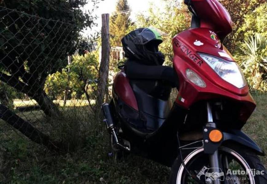2019godiste_skuter50_kubika_ima_papire_nije_regist_3_polovni_automobili_autopijac.rs