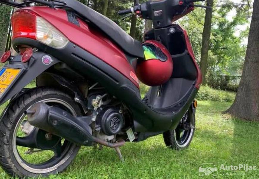 2019godiste_skuter50_kubika_ima_papire_nije_regist_6_polovni_automobili_autopijac.rs