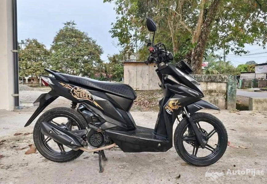 honda_beat_street_1_polovni_automobili_autopijac.rs