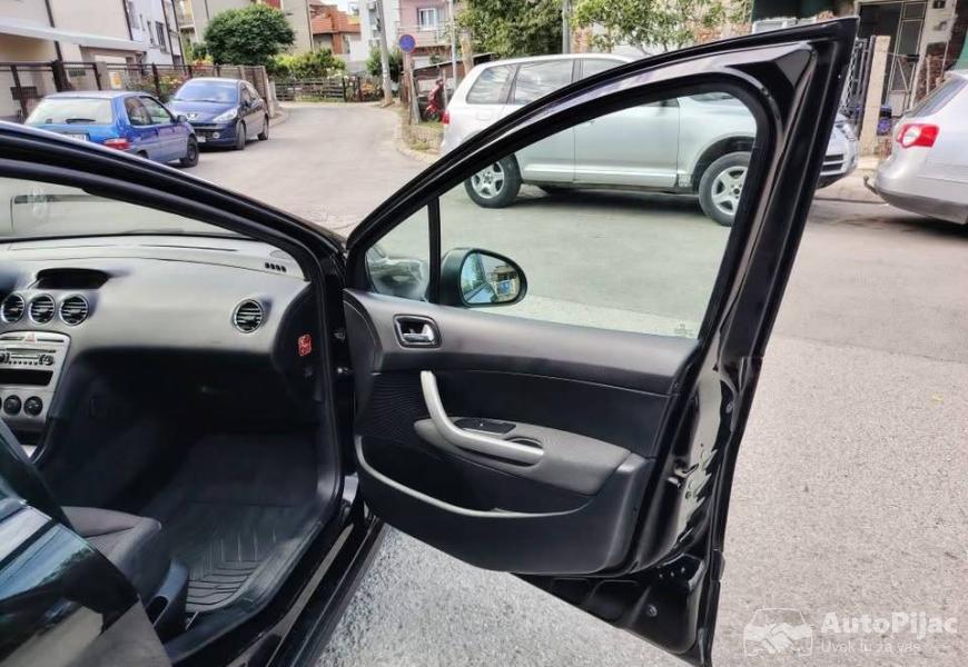 peugeot_308_2008godiste_reg_godinu_dana_13_polovni_automobili_autopijac.rs