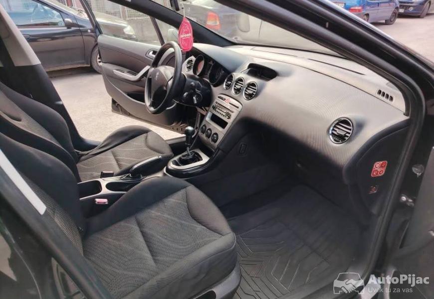 peugeot_308_2008godiste_reg_godinu_dana_14_polovni_automobili_autopijac.rs