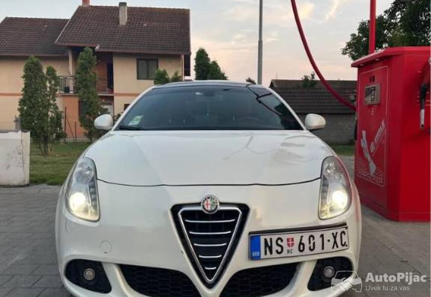 alfa_romeo_giulietta_16_105ks_dizel_4_polovni_automobili_autopijac.rs
