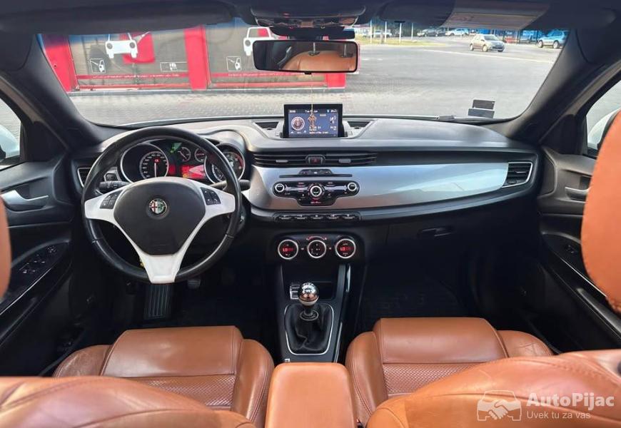 alfa_romeo_giulietta_16_105ks_dizel_5_polovni_automobili_autopijac.rs