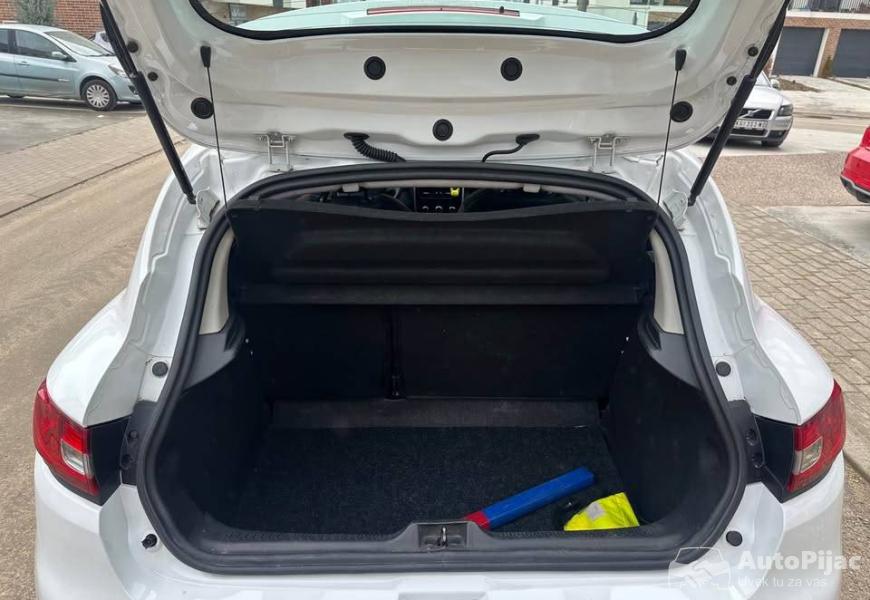 renault_clio_15dci_2015_godina_u_vlasnistvu_dugo_o_10_polovni_automobili_autopijac.rs