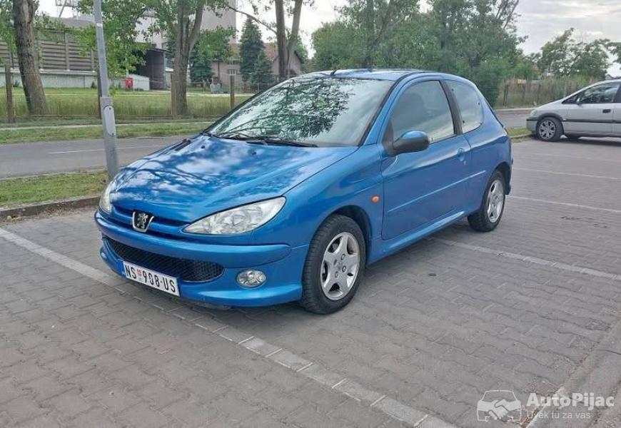14_hdi2005godreg_do_5_meseca_2027godvlasnikuredno_1_polovni_automobili_autopijac.rs