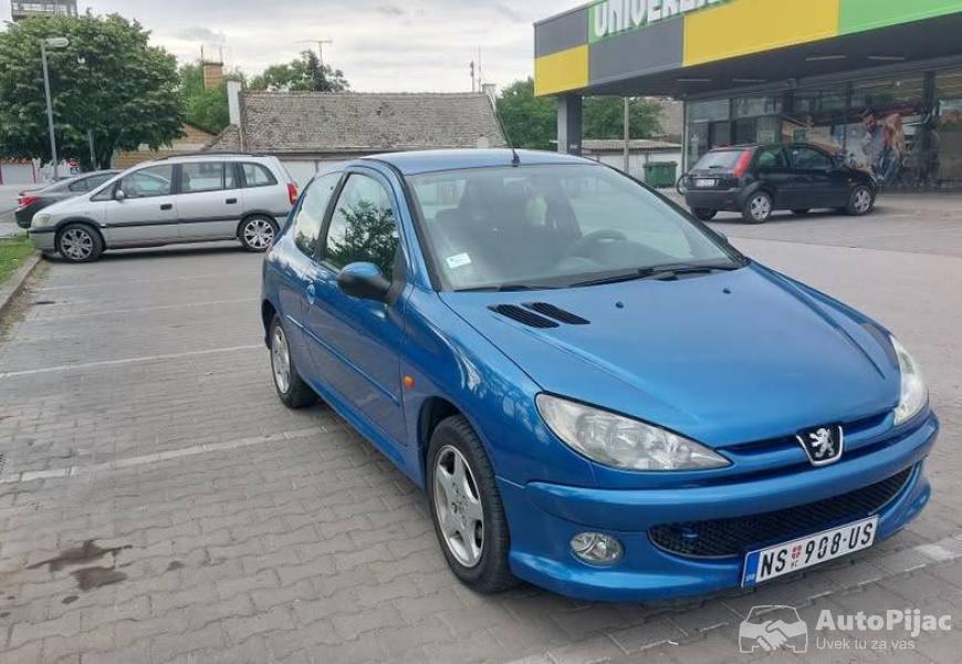 14_hdi2005godreg_do_5_meseca_2027godvlasnikuredno_2_polovni_automobili_autopijac.rs