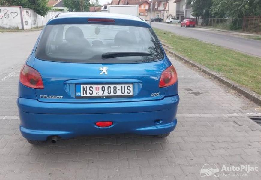 14_hdi2005godreg_do_5_meseca_2027godvlasnikuredno_8_polovni_automobili_autopijac.rs