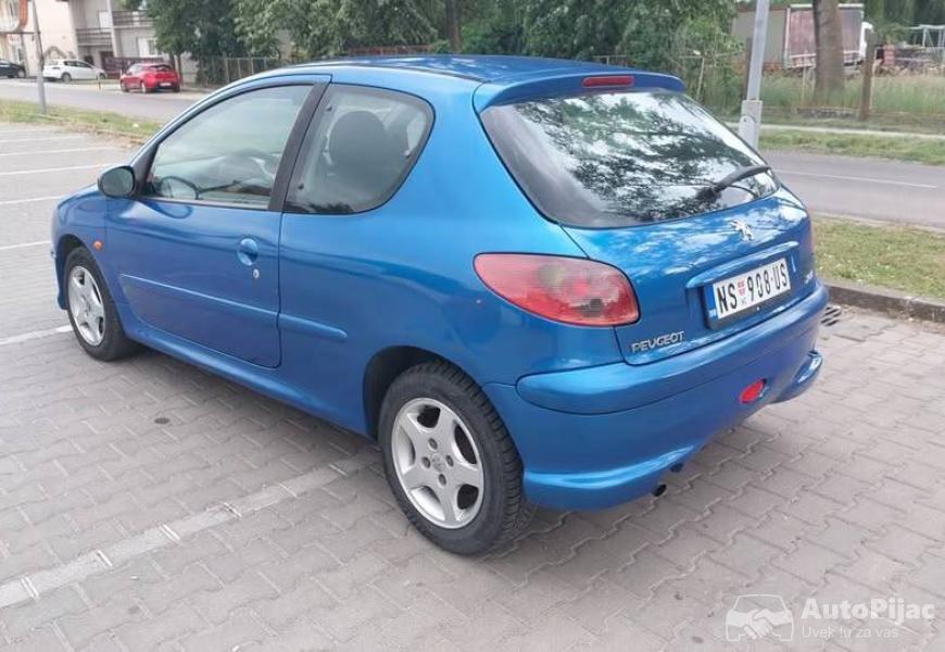 14_hdi2005godreg_do_5_meseca_2027godvlasnikuredno_9_polovni_automobili_autopijac.rs
