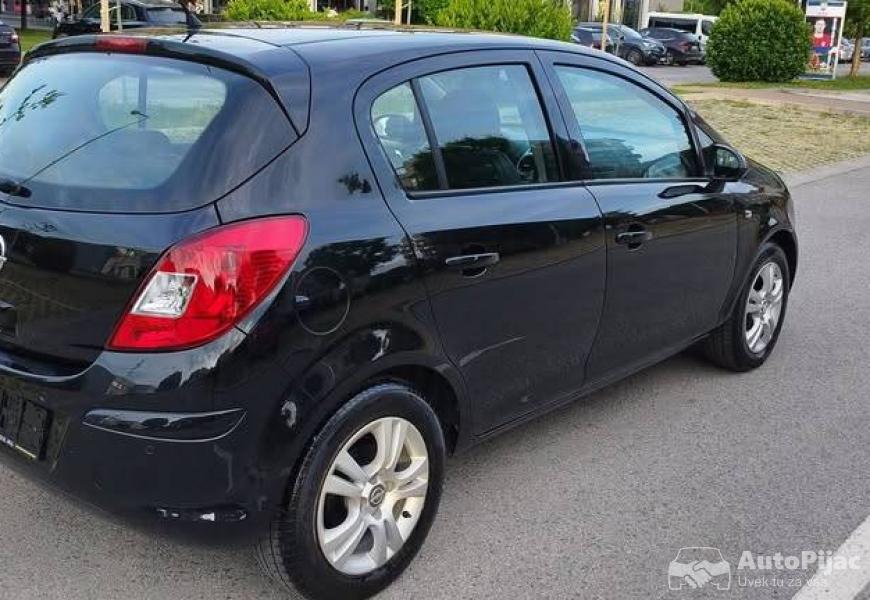 prelepa_korsa_2013_12_benzin_209000km_servisna_na_5_polovni_automobili_autopijac.rs