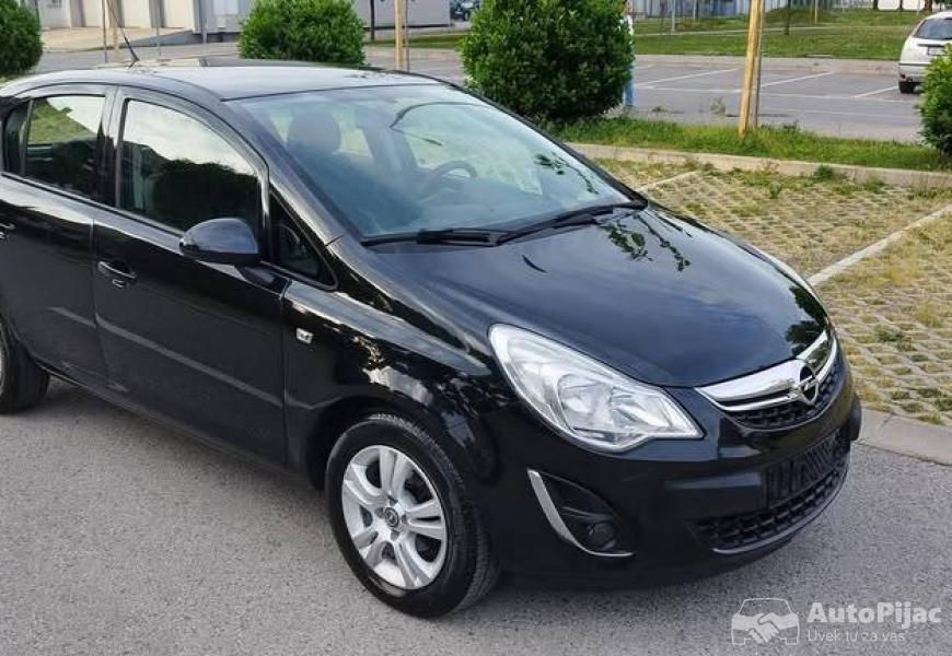 prelepa_korsa_2013_12_benzin_209000km_servisna_na_6_polovni_automobili_autopijac.rs