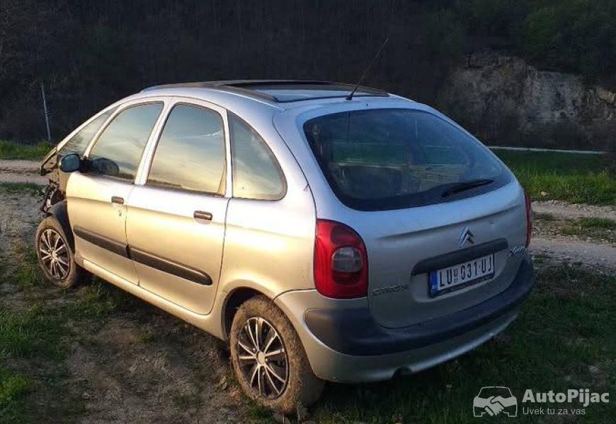 citroen_picasao_za_delove_2_polovni_automobili_autopijac.rs